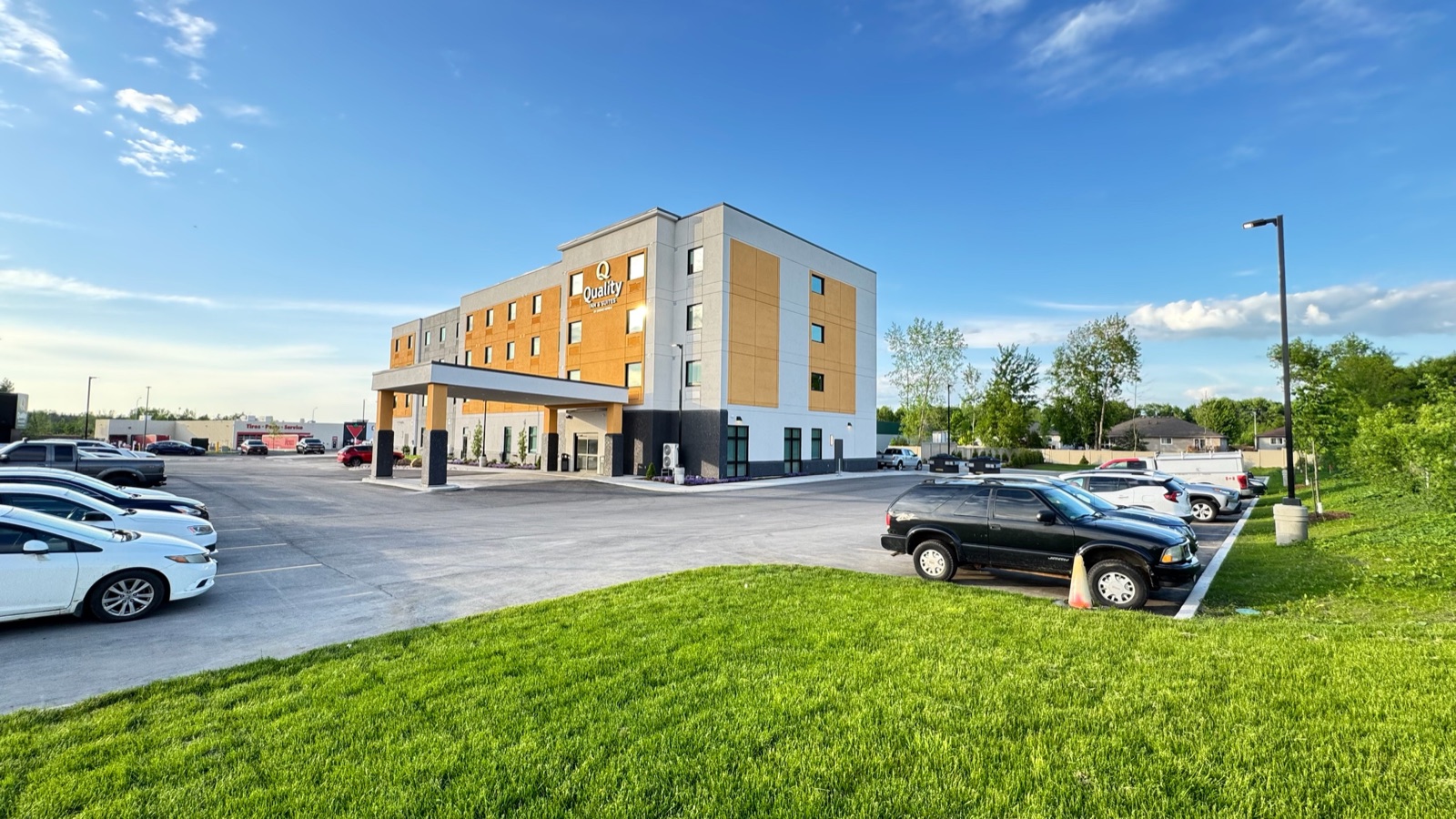 Toronto hotel front entrance and completed exterior